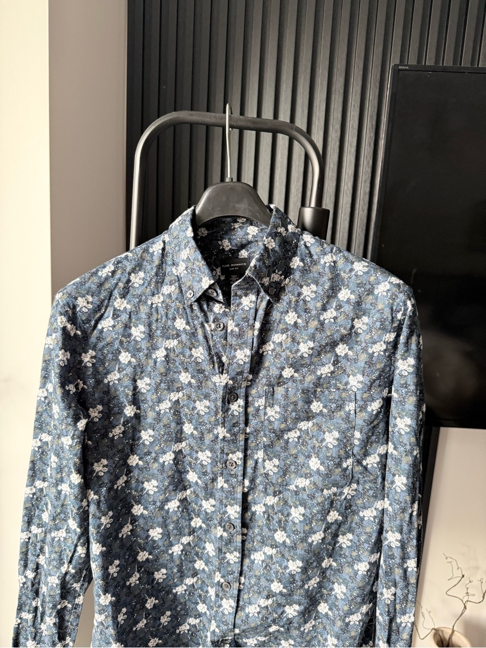 Club Monaco Blue and White Floral Button-Down Shirt - XS